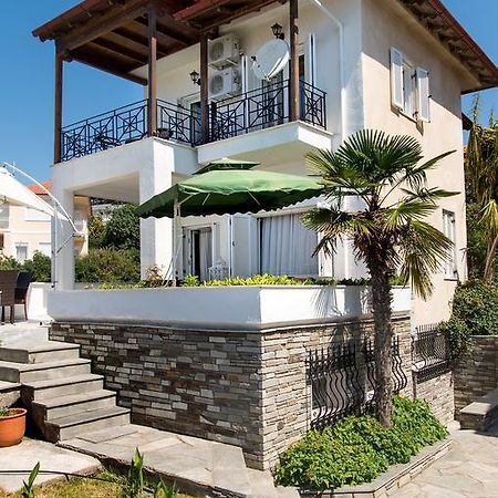 Beach Front Villa Nea Kallikrateia Kültér fotó