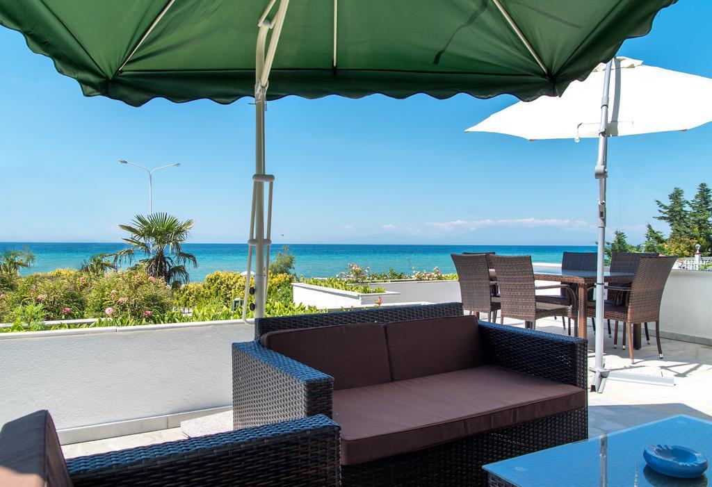 Beach Front Villa Nea Kallikrateia Kültér fotó