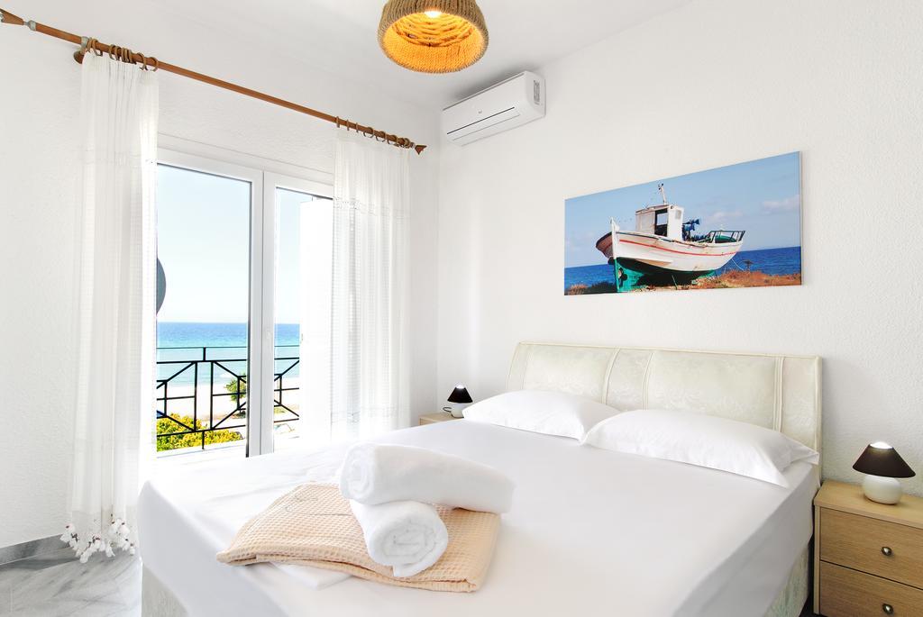 Beach Front Villa Nea Kallikrateia Kültér fotó